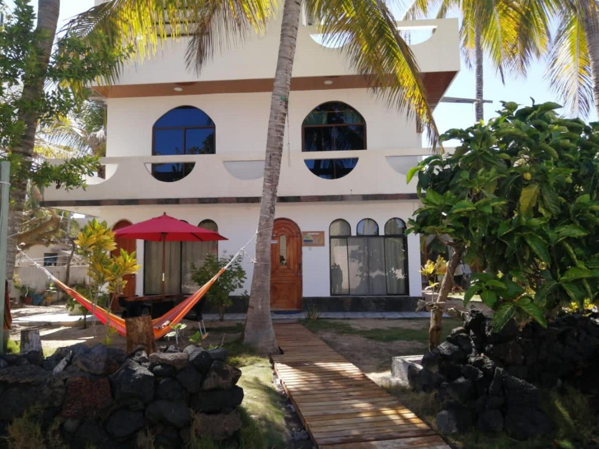Hostal Muro De Las Lagrimas With High Speed Internet Starlink Puerto Villamil Exterior photo