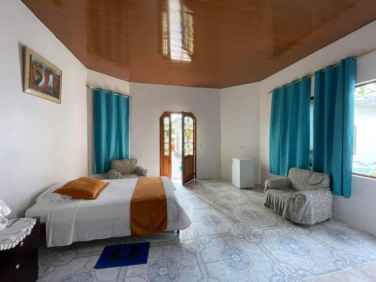 Hostal Muro De Las Lagrimas With High Speed Internet Starlink Puerto Villamil Exterior photo