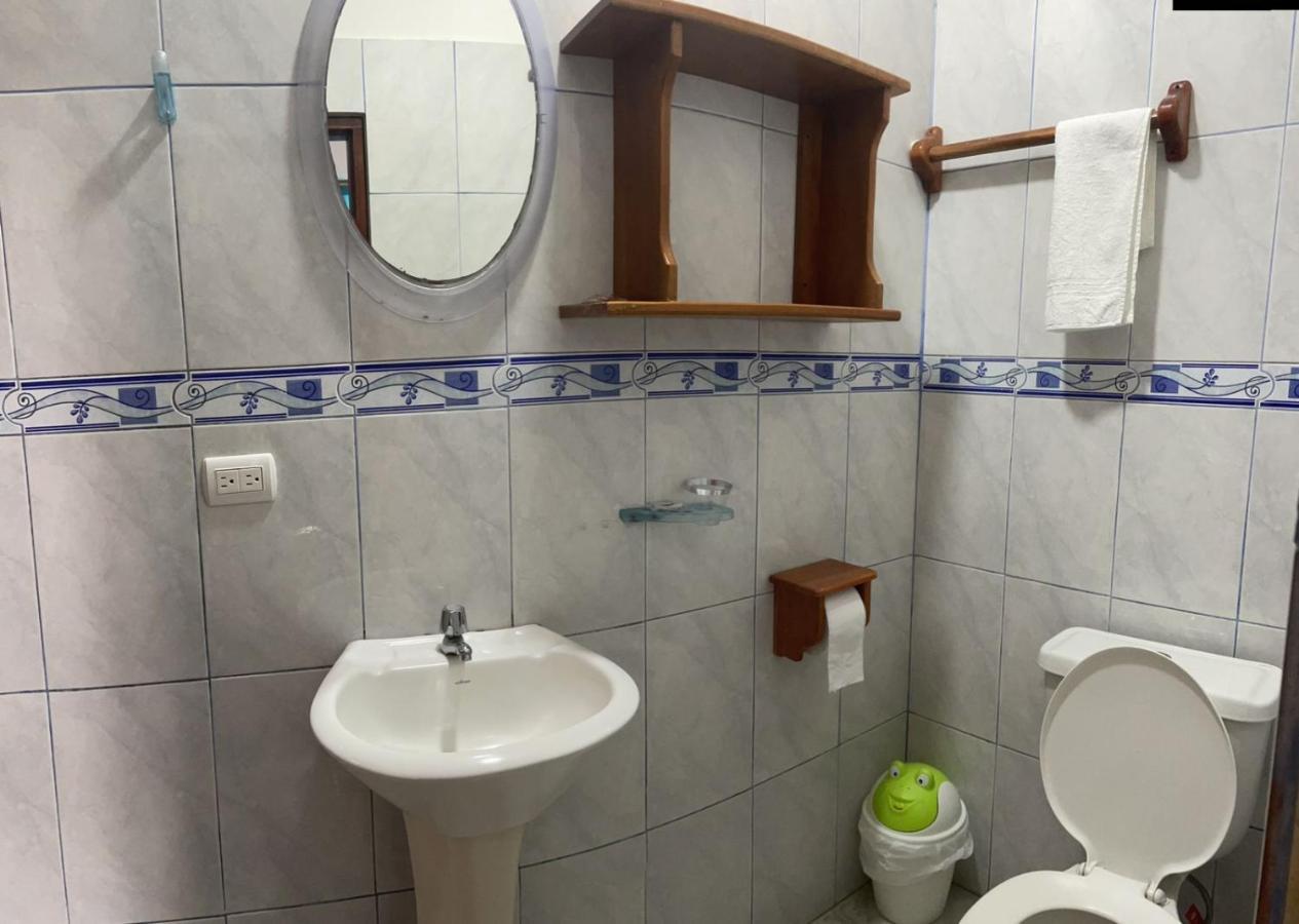 Hostal Muro De Las Lagrimas With High Speed Internet Starlink Puerto Villamil Exterior photo