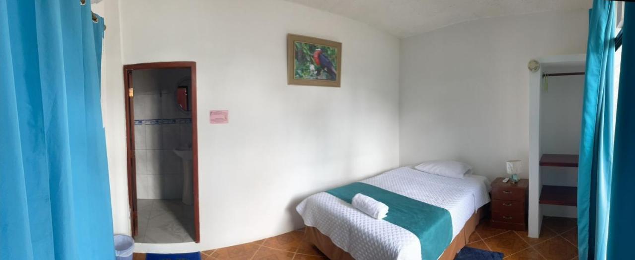 Hostal Muro De Las Lagrimas With High Speed Internet Starlink Puerto Villamil Exterior photo